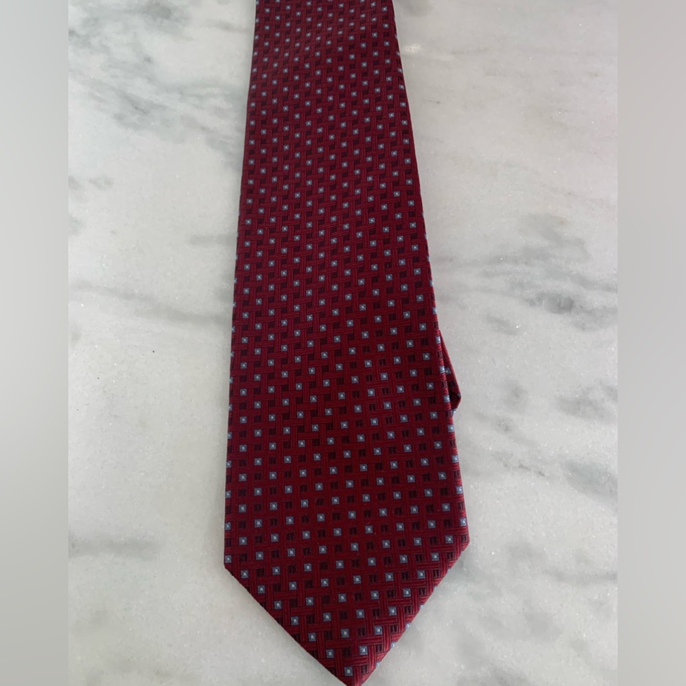 Dark red brooks brothers tie